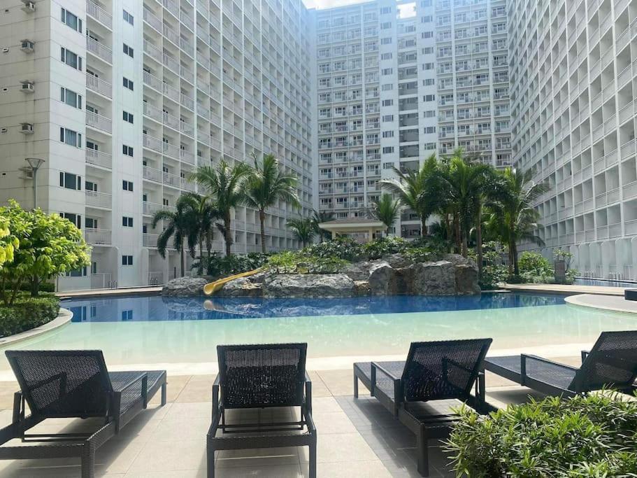 Shore 1 & 3 Residences Moa 1Br With Balcony By Darpm Manila Exterior photo