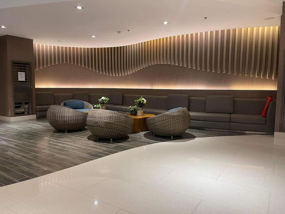 Shore 1 & 3 Residences Moa 1Br With Balcony By Darpm Manila Exterior photo