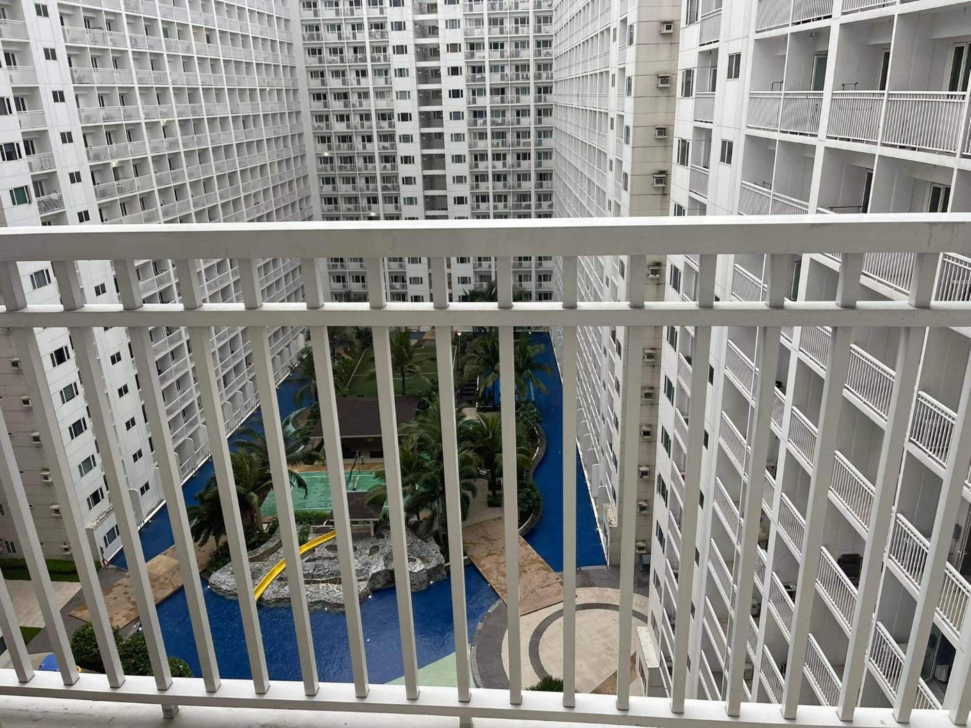 Shore 1 & 3 Residences Moa 1Br With Balcony By Darpm Manila Exterior photo