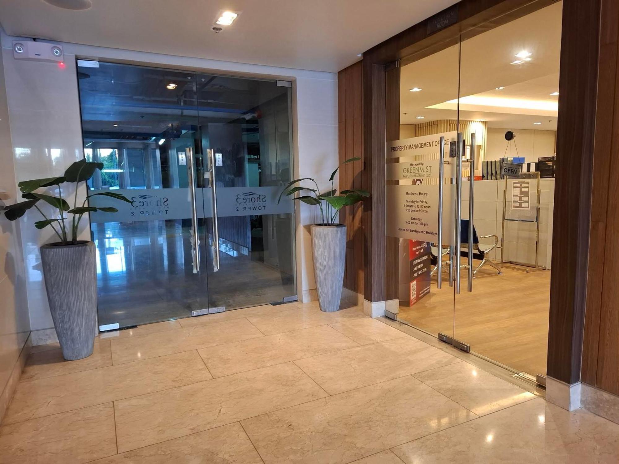 Shore 1 & 3 Residences Moa 1Br With Balcony By Darpm Manila Exterior photo